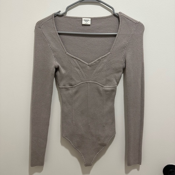 Abercrombie Ribbed Sweetheart Bodysuit - Picture 1 of 4